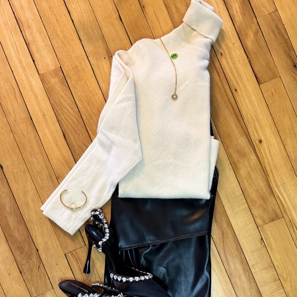 Ralph Lauren - Wool/Cahsmere Turtleneck Sweater - MEDIUM